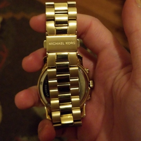 Michael Kors yellow gold watch - Picture 2 of 2